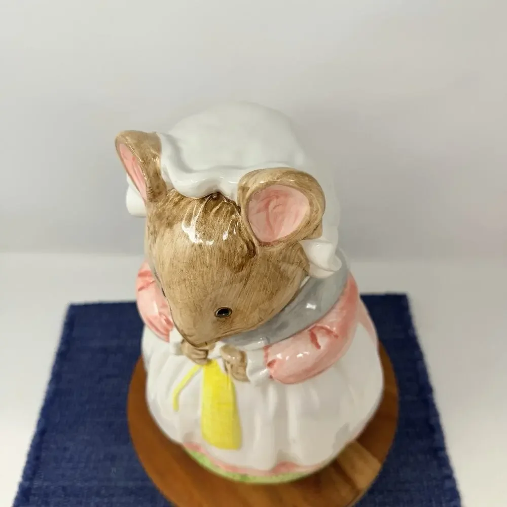 Vintage MCM Lady Mouse With Hat & Apron Ceramic Cooke Jar